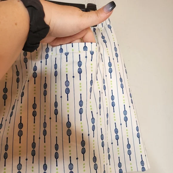 SanSoleil tennis racket/balls skort. Women's Size Large. White navy green. - Picture 8 of 16